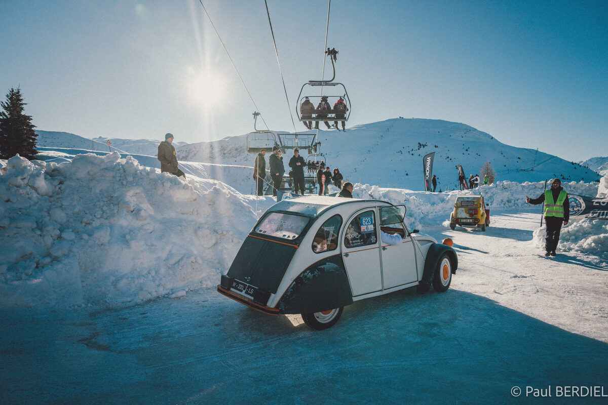 2CV électrique en compétition sur glace — Coupe 602